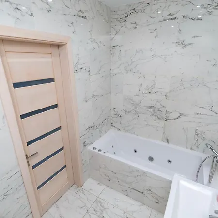 Sky High Living In A Modern 1-bedroom Retreat Apartament Chisinau