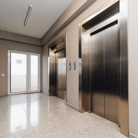 Sky High Living In A Modern 1-bedroom Retreat Apartament